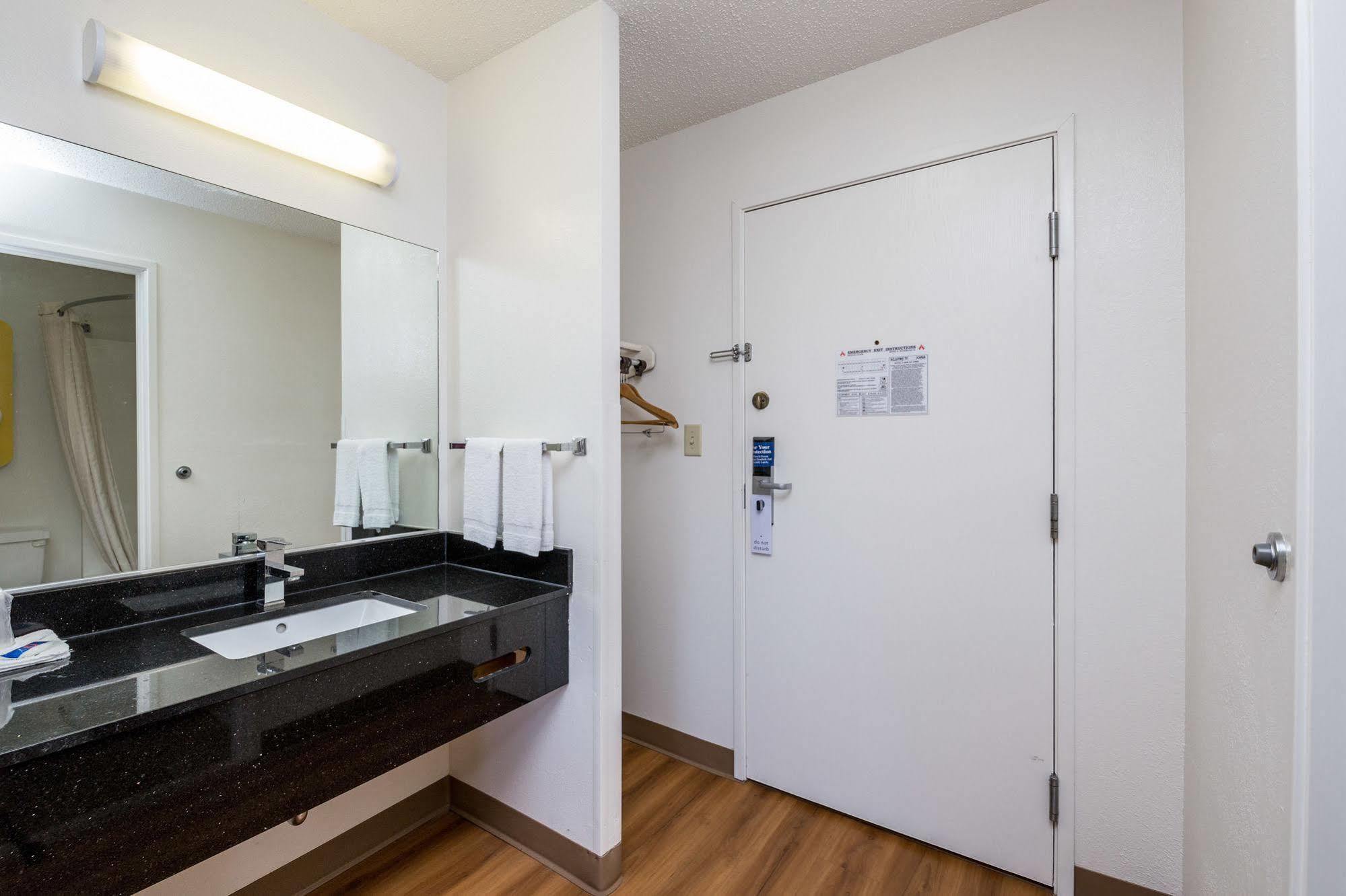Motel 6-Waterloo, Ia المظهر الخارجي الصورة